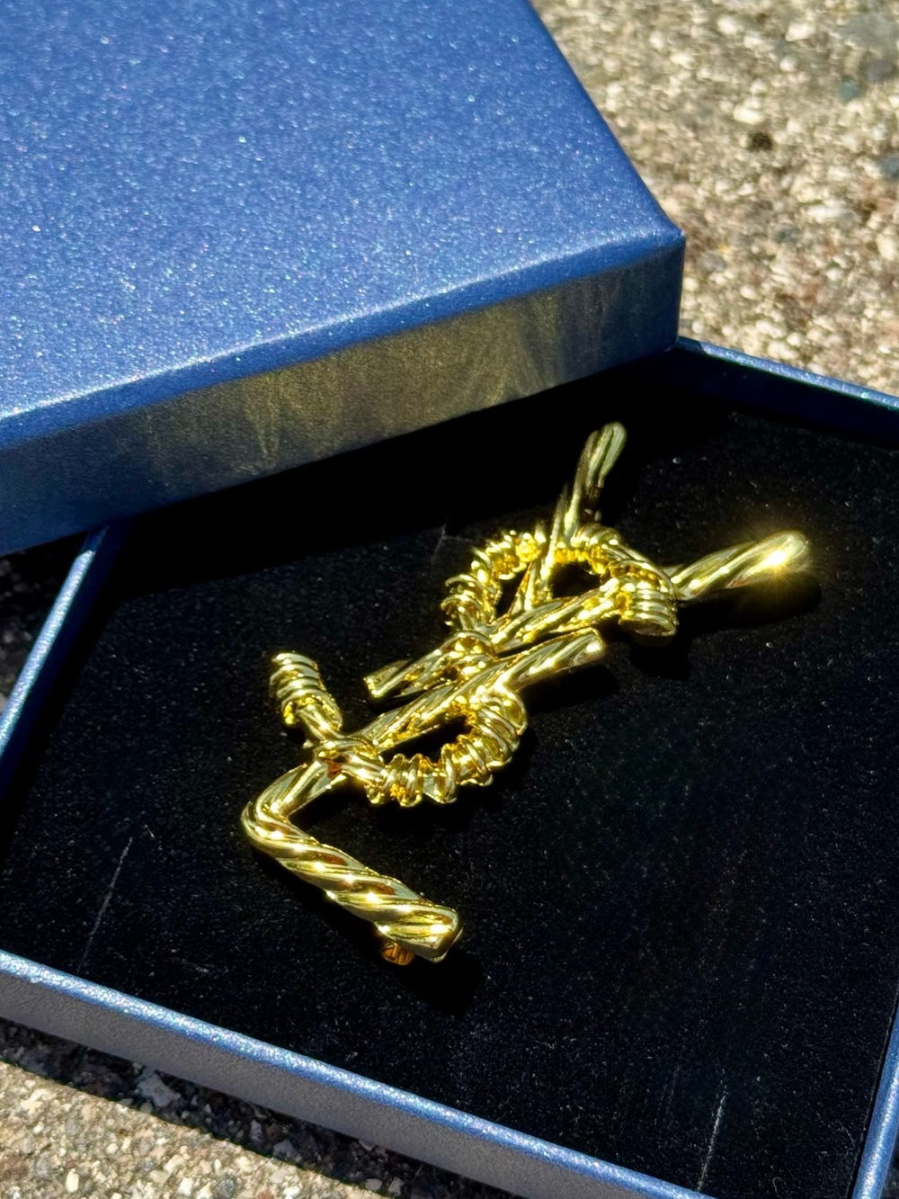 🆕 Saint Laurent YSL Logo Brooch - Picture 5 of 6